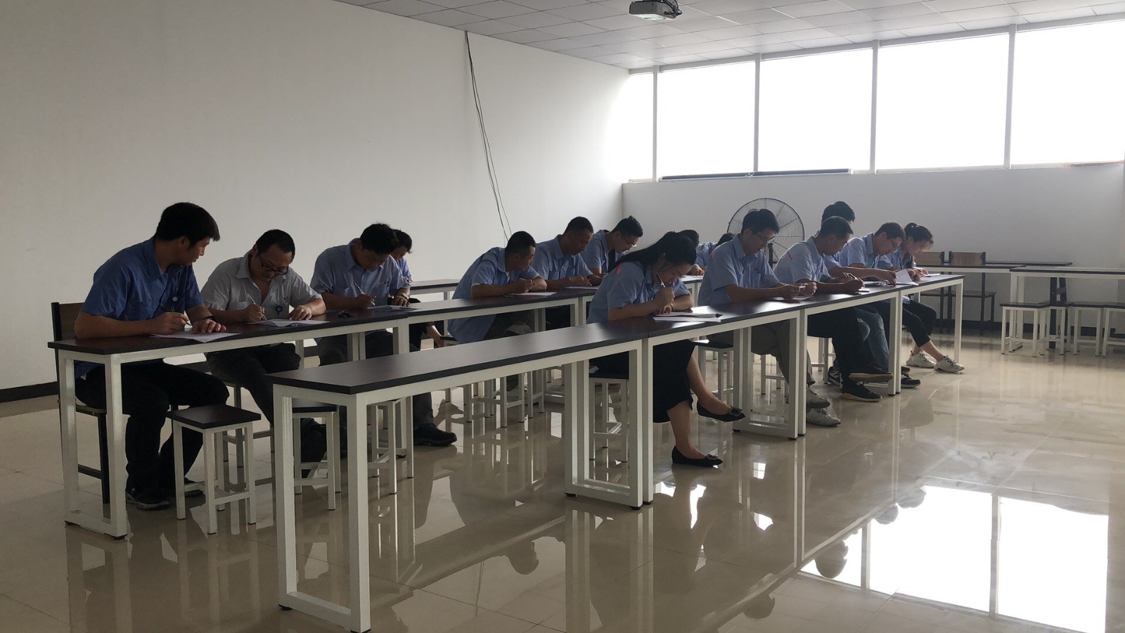 1686038618338457.jpg 1665388727795951.jpg